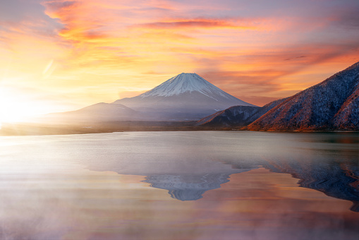 Lake kawaguchiko and Mount fuji morning mist sunrise light travel in japan with sunrise morning sky