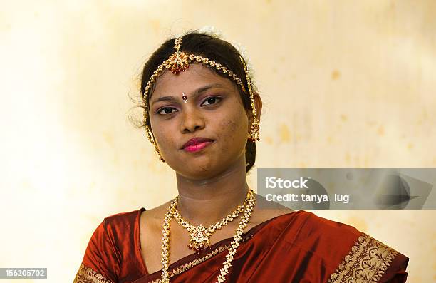 Pół Portret Indian Panna Młoda - zdjęcia stockowe i więcej obrazów Kultura indyjska - Kultura indyjska, Panna młoda, Tamilowie