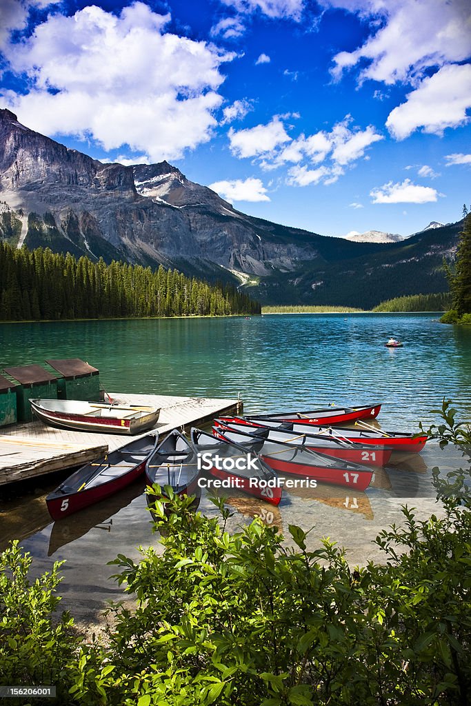 Lago esmeralda - Foto de stock de Canadá libre de derechos