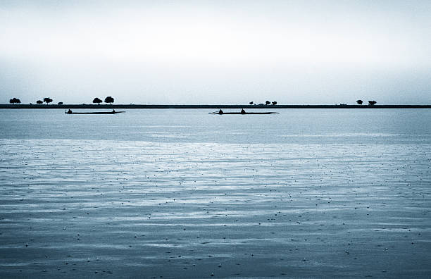 어부 굴절률은 니제르 - niger river 뉴스 사진 이미지