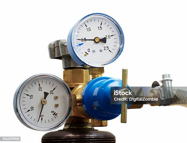 Pressione Del Gas Metri Isolato - Fotografie stock e altre immagini di Acciaio - Acciaio, Accuratezza, Attrezzatura