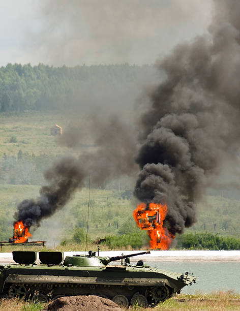 paesaggio militare - napalm foto e immagini stock