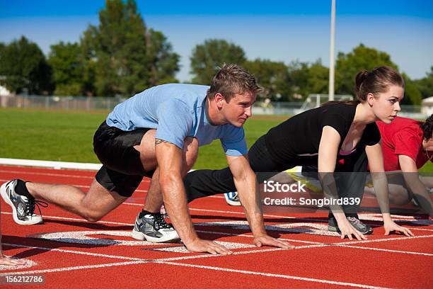 A Sua Marca - Fotografias de stock e mais imagens de Desporto de Competição - Desporto - Desporto de Competição - Desporto, Linha de Largada, Adolescente