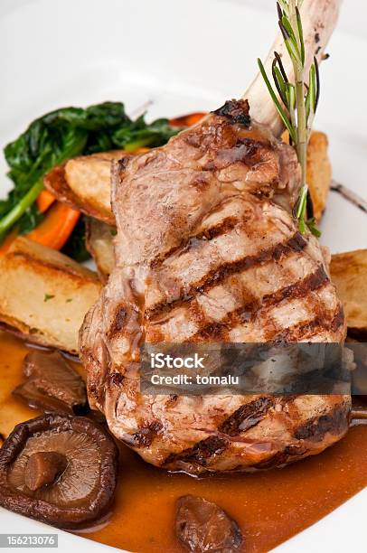 Delicioso Vitela Posta - Fotografias de stock e mais imagens de Almoço - Almoço, Bife, Carne