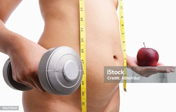 ヌード女性の身体の脂肪を Apple および重量 - ウェイトトレーニング用器具のストックフォトや画像を多数ご用意 - ウェイトトレーニング用器具, サイズ, セルライト