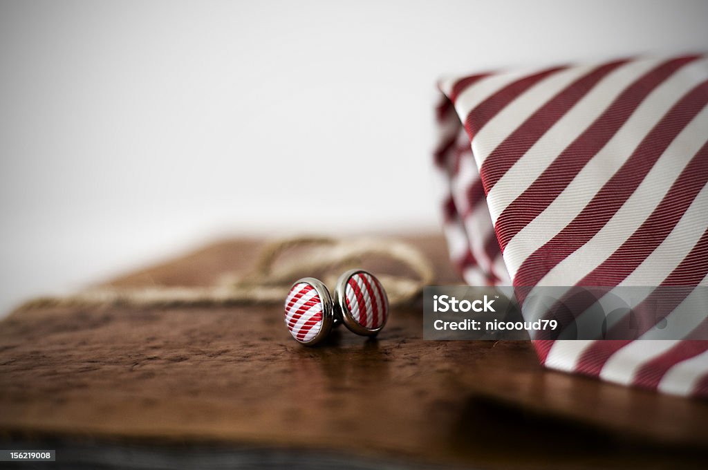 Rot/weiße Manschettenknöpfe und Krawatte - Lizenzfrei Bunt - Farbton Stock-Foto
