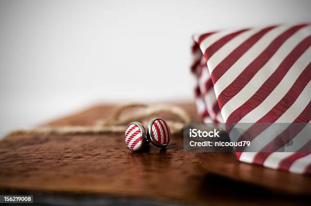 Vermelho Branco Botões De Punho E Gravata - Fotografias de stock e mais imagens de Botão de Punho - Botão de Punho, Colorido, Gravata