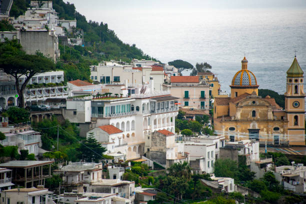istock Town of Praiano 1562393153