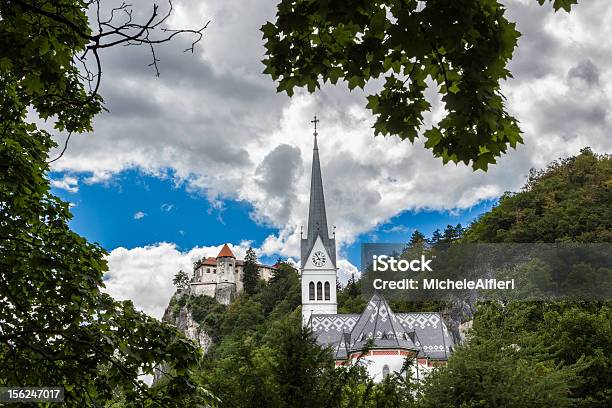 Church Of Saint Martin I Bled Zamek Słowenia - zdjęcia stockowe i więcej obrazów Alpy Julijskie - Alpy Julijskie, Bez ludzi, Bled