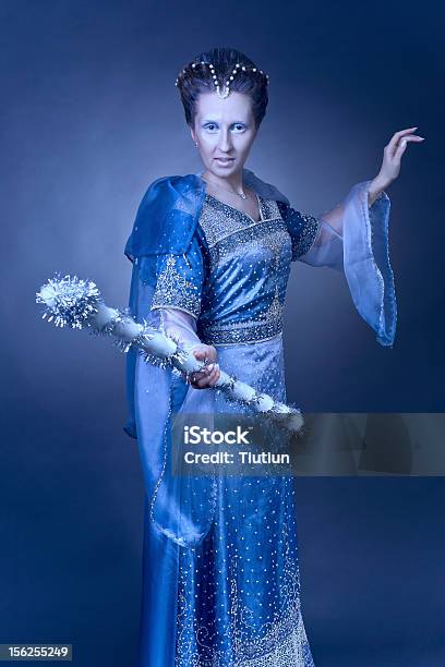 Rainha Com Baton - Fotografias de stock e mais imagens de Adulto - Adulto, Azul, Bastão de Corrida