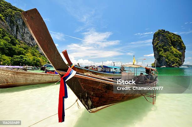 Деревянная Лодка — стоковые фотографии и другие картинки Азия - Азия, Без людей, Вода