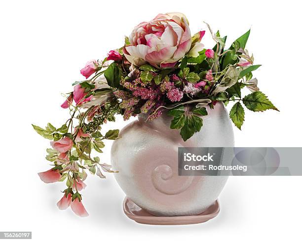 Bunte Blumenschmuck In Einem Rosa Keramik Und Vase Isoliert Auf Stockfoto und mehr Bilder von Baumblüte