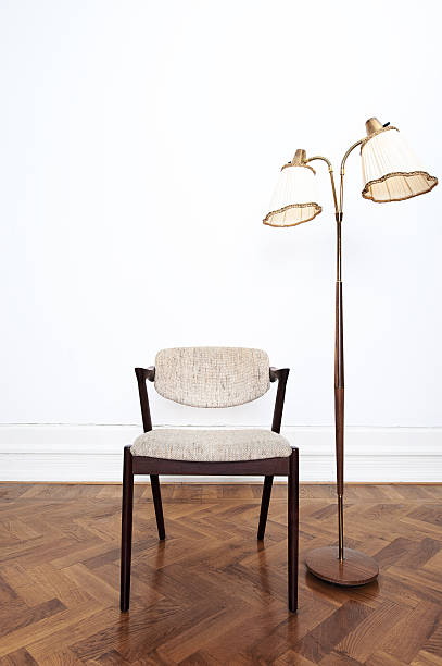 Lampe et chaise Vintage - Photo