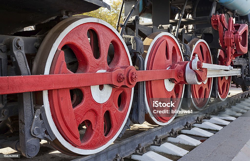 Antiga locomotiva a vapor rodas - Foto de stock de Antigo royalty-free