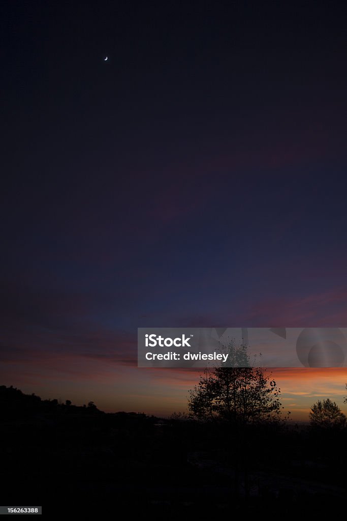 Final de Inverno ao pôr do sol com Lua crescente sobre Santaluz 001 - Royalty-free Cena de tranquilidade Foto de stock