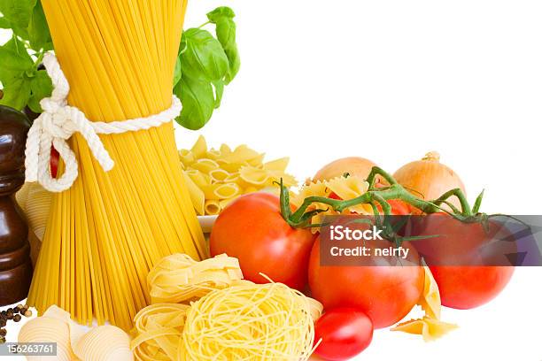 Ingredientes Para Pasta Italiana Foto de stock y más banco de imágenes de Albahaca - Albahaca, Alimento, Amarillo - Color