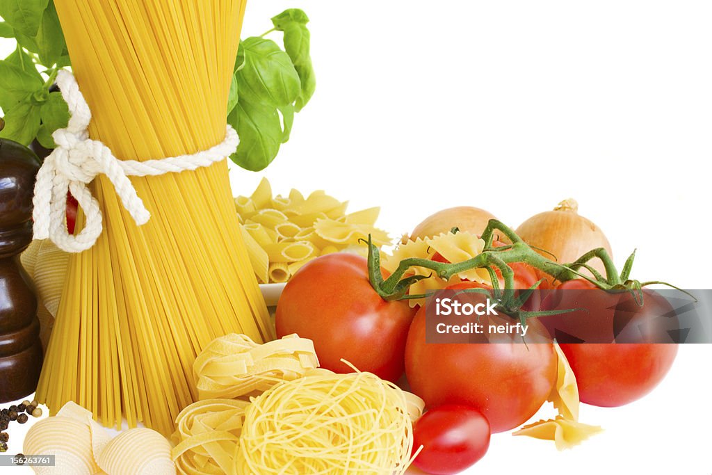 Ингредиенты для итальянская паста - Стоковые фото Базилик роялти-фри