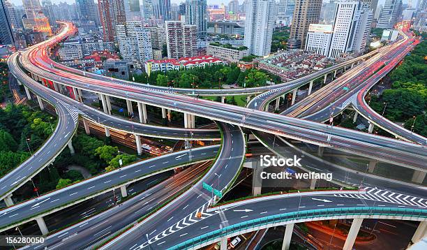 Elevação Estradas Em Xangai - Fotografias de stock e mais imagens de China - China, Cidade, Acender