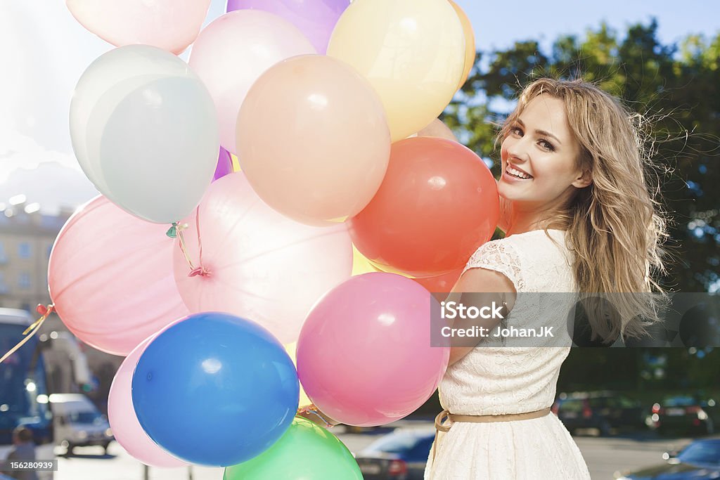 Mujer con globos - Foto de stock de Globo - Decoración libre de derechos