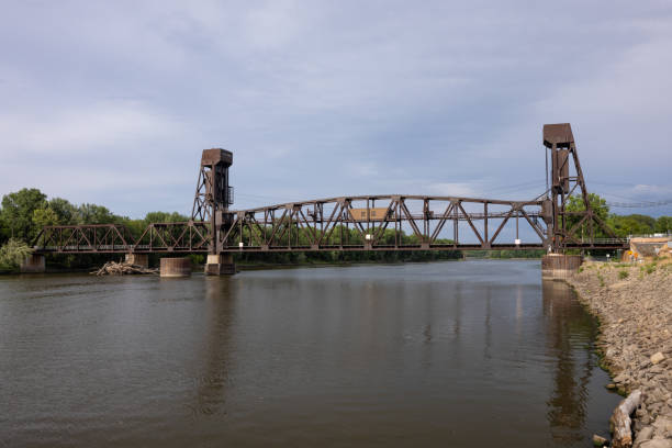 istock Railroad Lift Bridge Over Mississippi River 1562826030