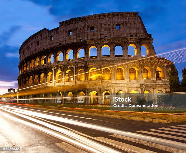 Roman Colosseum Foto de stock y más banco de imágenes de Aire libre - Aire libre, Anochecer, Antiguo