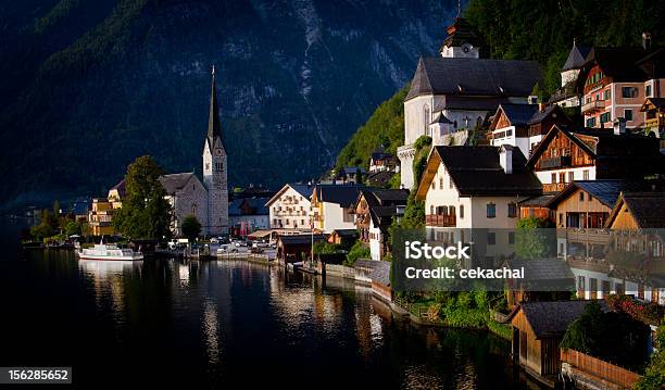Photo libre de droit de Hallstatt En Autriche banque d'images et plus d'images libres de droit de Alpes européennes - Alpes européennes, Autriche, Chaîne de montagnes