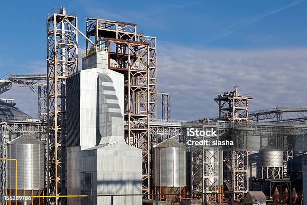 Planta De Productos Químicos Foto de stock y más banco de imágenes de Aire libre - Aire libre, Arquitectura exterior, Azul