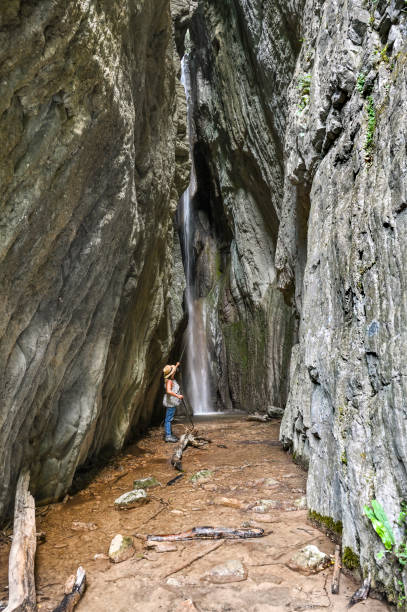 istock Valnerina, Waterfalls de Lu Cugnuntu. 1562971545