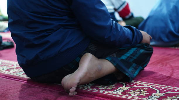 istock muslims are praying 1563183891
