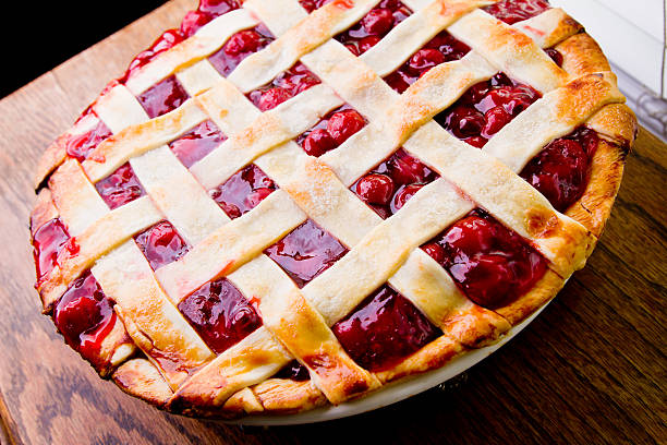 caseira torta de cereja - pie pastry crust cherry pie cherry - fotografias e filmes do acervo