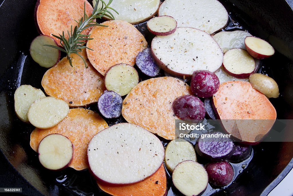 Frittierte Kartoffeln und Yams traditionellen - Lizenzfrei Gemüse Stock-Foto