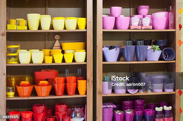 Flor Pots - Fotografias de stock e mais imagens de Amarelo - Amarelo, Centro de Jardinagem, Fotografia - Imagem