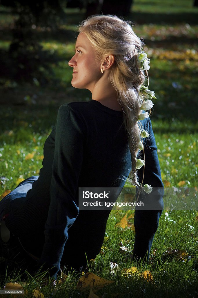 Foglie e fiori - Foto stock royalty-free di Adulto
