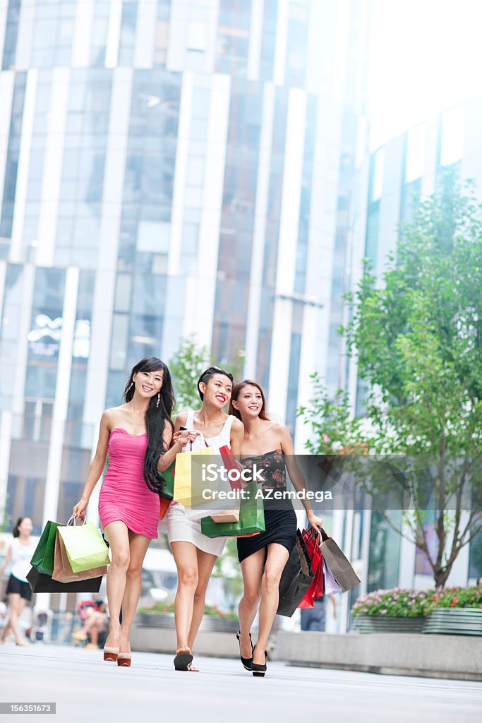 Shopping insieme - Foto stock royalty-free di Amicizia tra donne