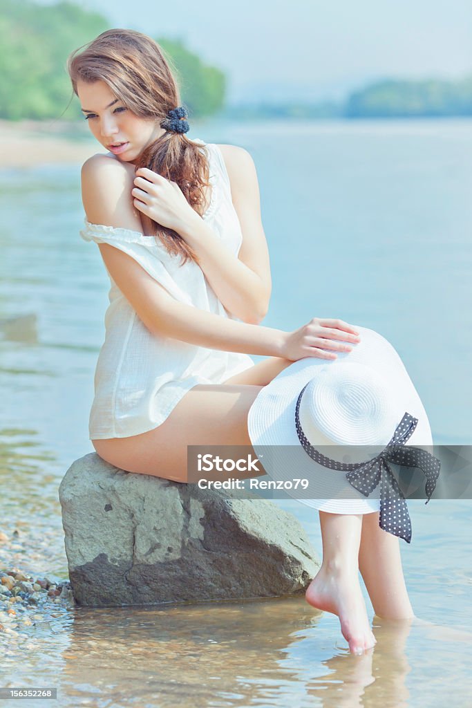 Bela jovem em riverpank - Foto de stock de 20-24 Anos royalty-free