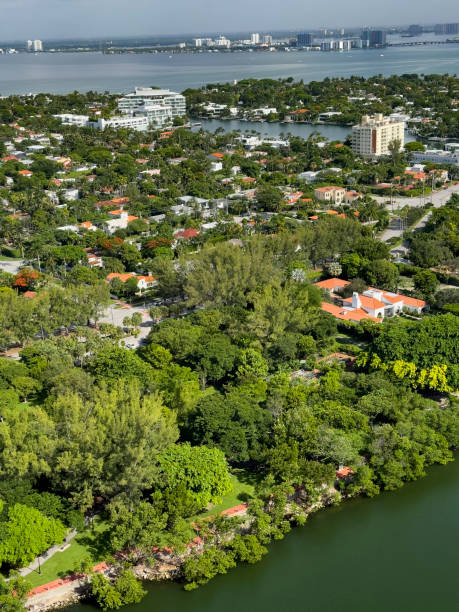 istock Aerial view of Miami Beach 1563540946
