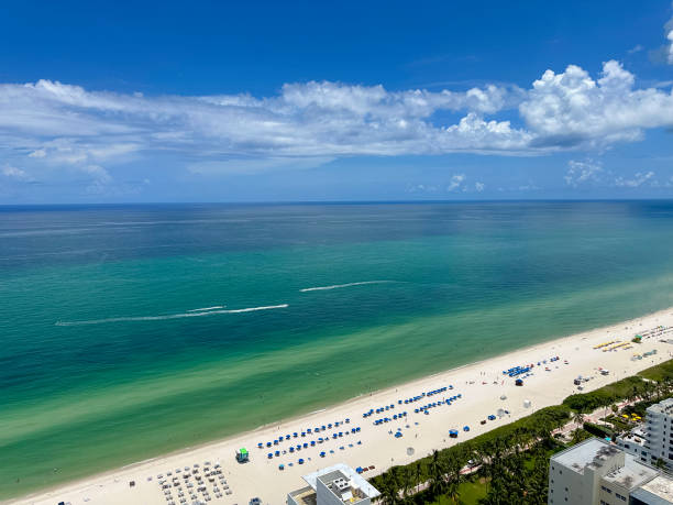 istock Aerial view of Miami Beach 1563542328
