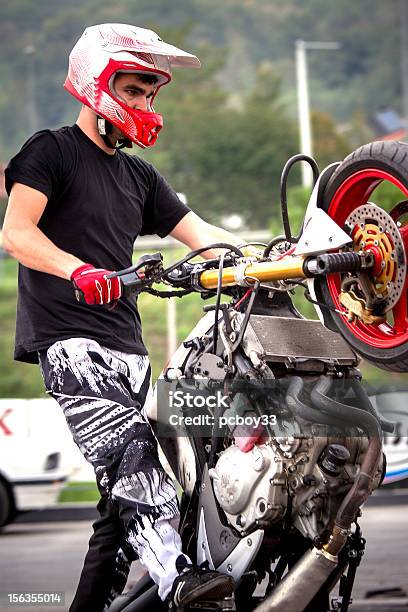 Stunt Rider - Fotografias de stock e mais imagens de Desporto Radical - Desporto Radical, Duplo, Fotografia - Imagem