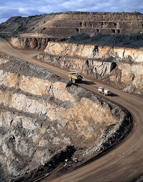 zinc mine The open cut zinc mine at Broken Hill NSW, Australia lead mine stock pictures, royalty-free photos & images