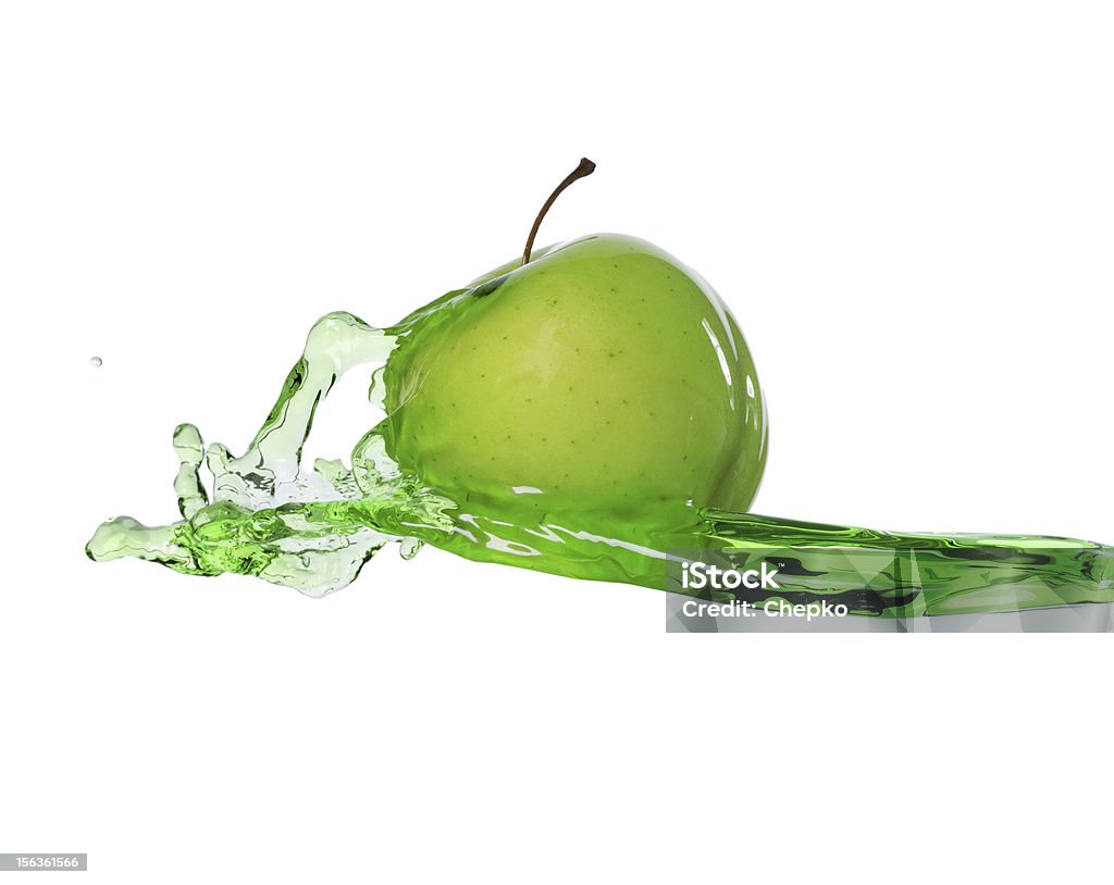 Flusso di succo di mela verde - Foto stock royalty-free di Acqua fluente
