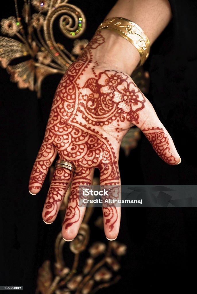 Bela de hena, Mehendi na noivas mão - Foto de stock de Casamento royalty-free