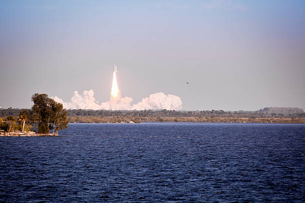 space shuttle launch - john f kennedy center stock-fotos und bilder