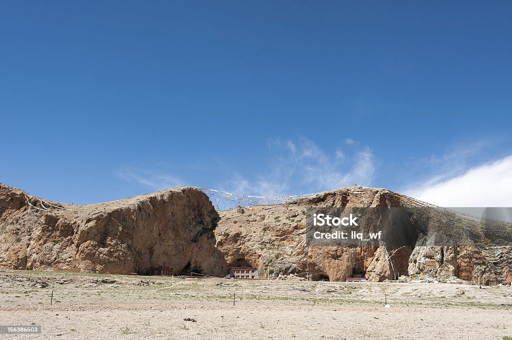 Bandeiras de prece tibetanas com céu azul - Foto de stock de Azul royalty-free