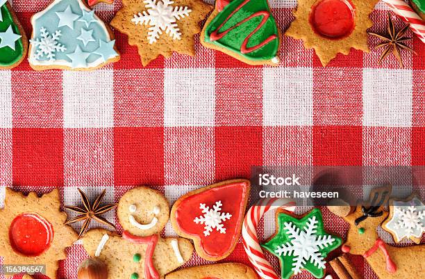 Biscotti Pan Di Zenzero Di Natale - Fotografie stock e altre immagini di A forma di stella - A forma di stella, Anice, Avarizia