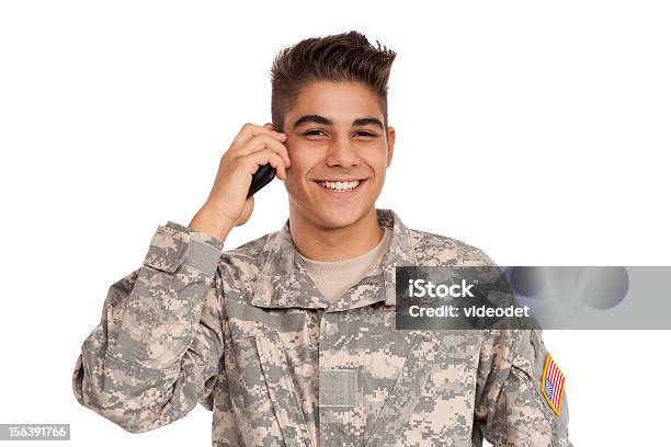 Военный Человек Говорить На Мобильный Телефон — стоковые фотографии и другие картинки Вооружённые силы - Вооружённые силы, Использовать телефон, США