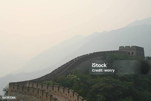 Haze Tag Für Die Chinesische Mauer Stockfoto und mehr Bilder von Anhöhe - Anhöhe, Asien, Berg