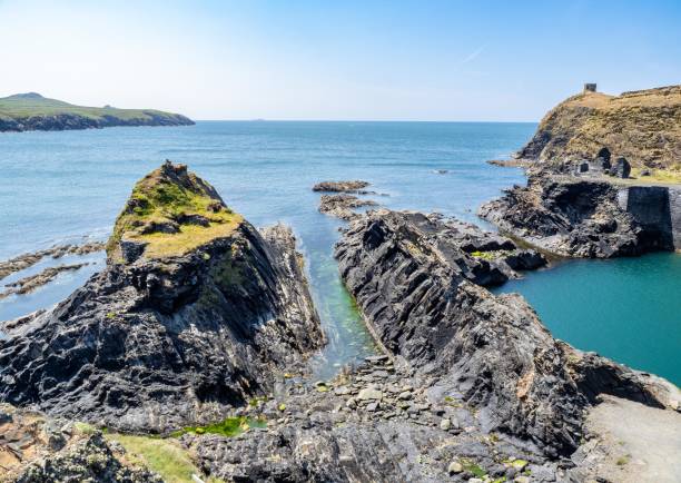 istock Abereiddy blue lagoon, Wales 1563985568