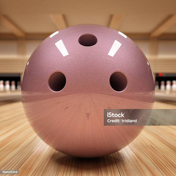 Photo libre de droit de Boule De Bowling banque d'images et plus d'images libres de droit de Balle ou ballon - Balle ou ballon, Bois massif, Brillant