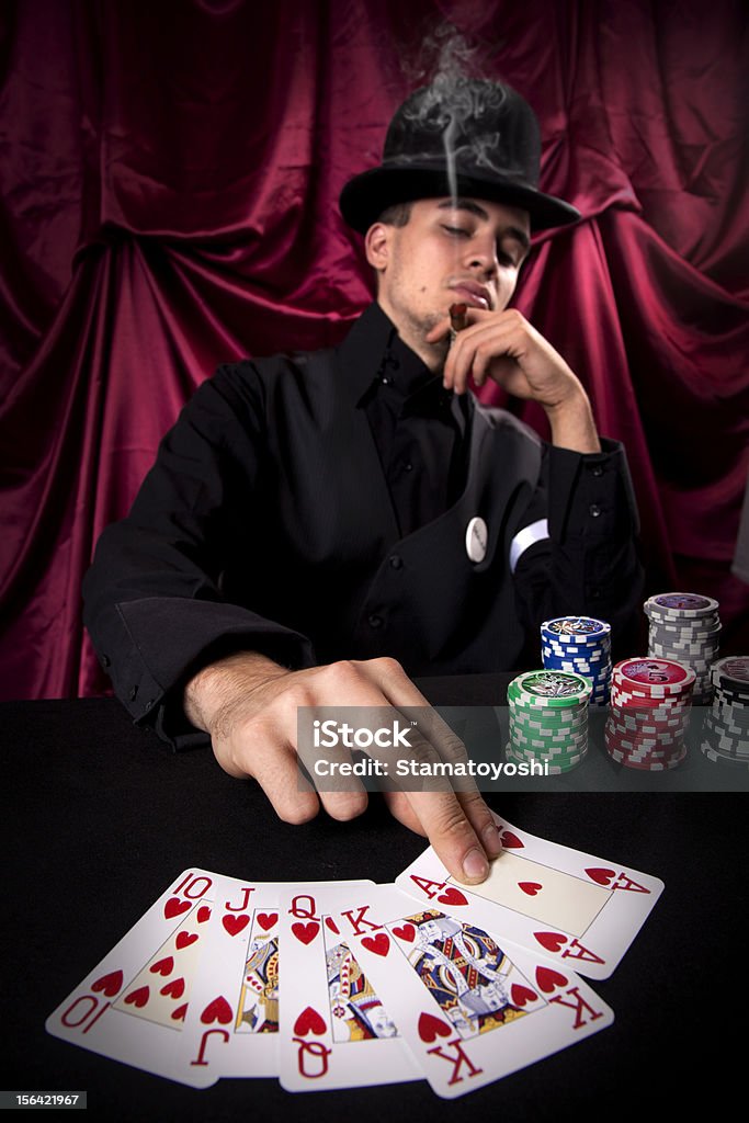 Revendeur attirer dernière carte pour royal flash - Photo de Casino libre de droits