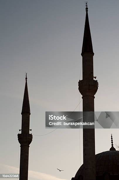 Moschea Silhouette Di Istanbul Turchia - Fotografie stock e altre immagini di Ambientazione esterna - Ambientazione esterna, Architettura, Architettura islamica